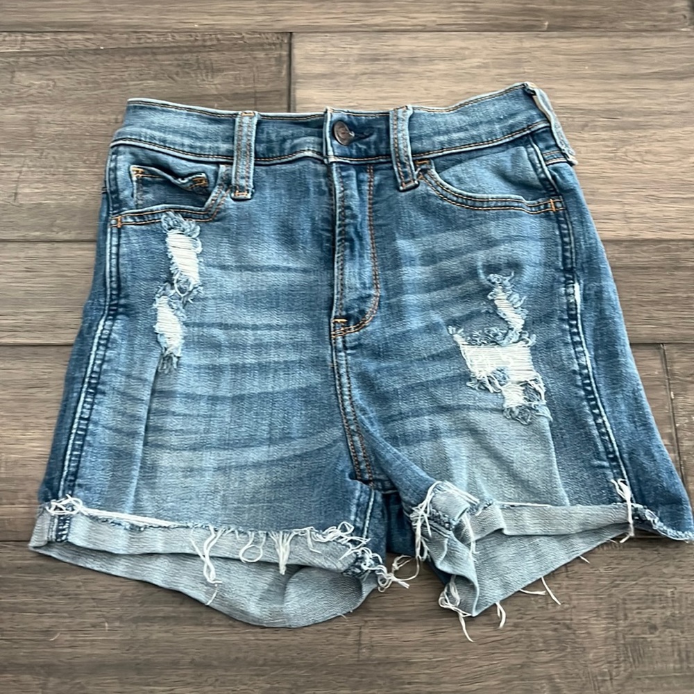 Hollister Advanced Stretch Distressed Ultra High Rise 3” Womens‎ Size 24